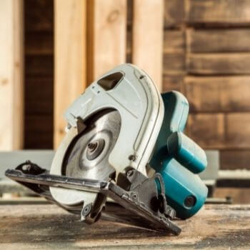 what to look for in a circular saw